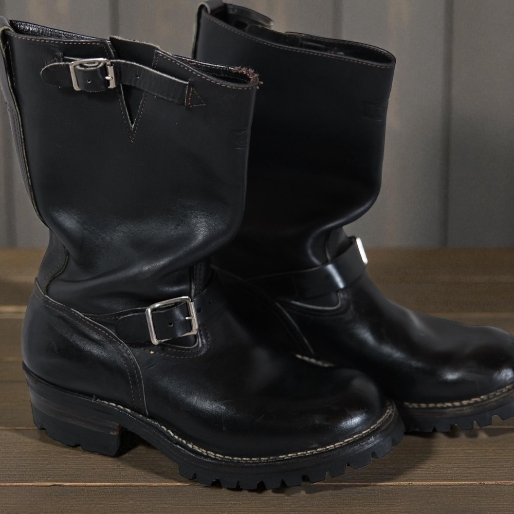 Rugged Black Leather Men's Boots